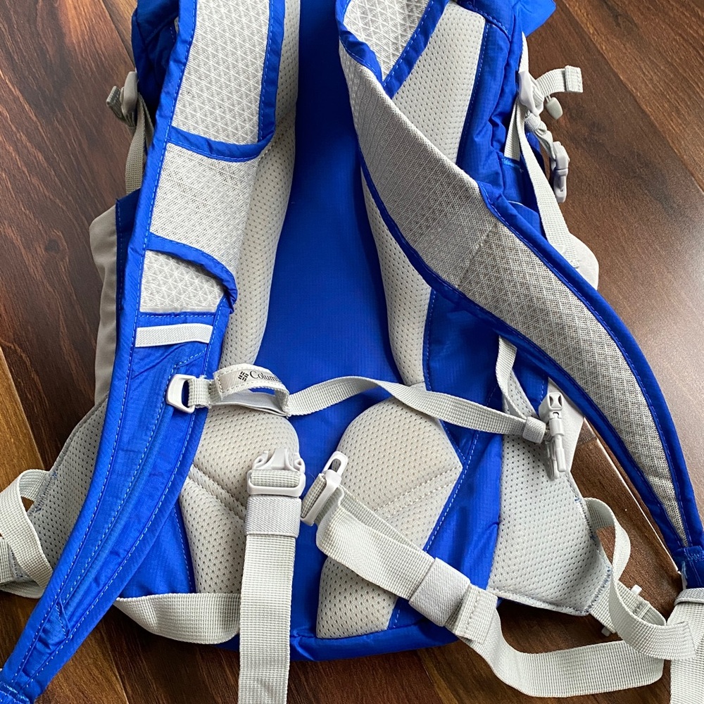 Columbia Shadow Falls Hydration Back Pack Hiking … - image 8